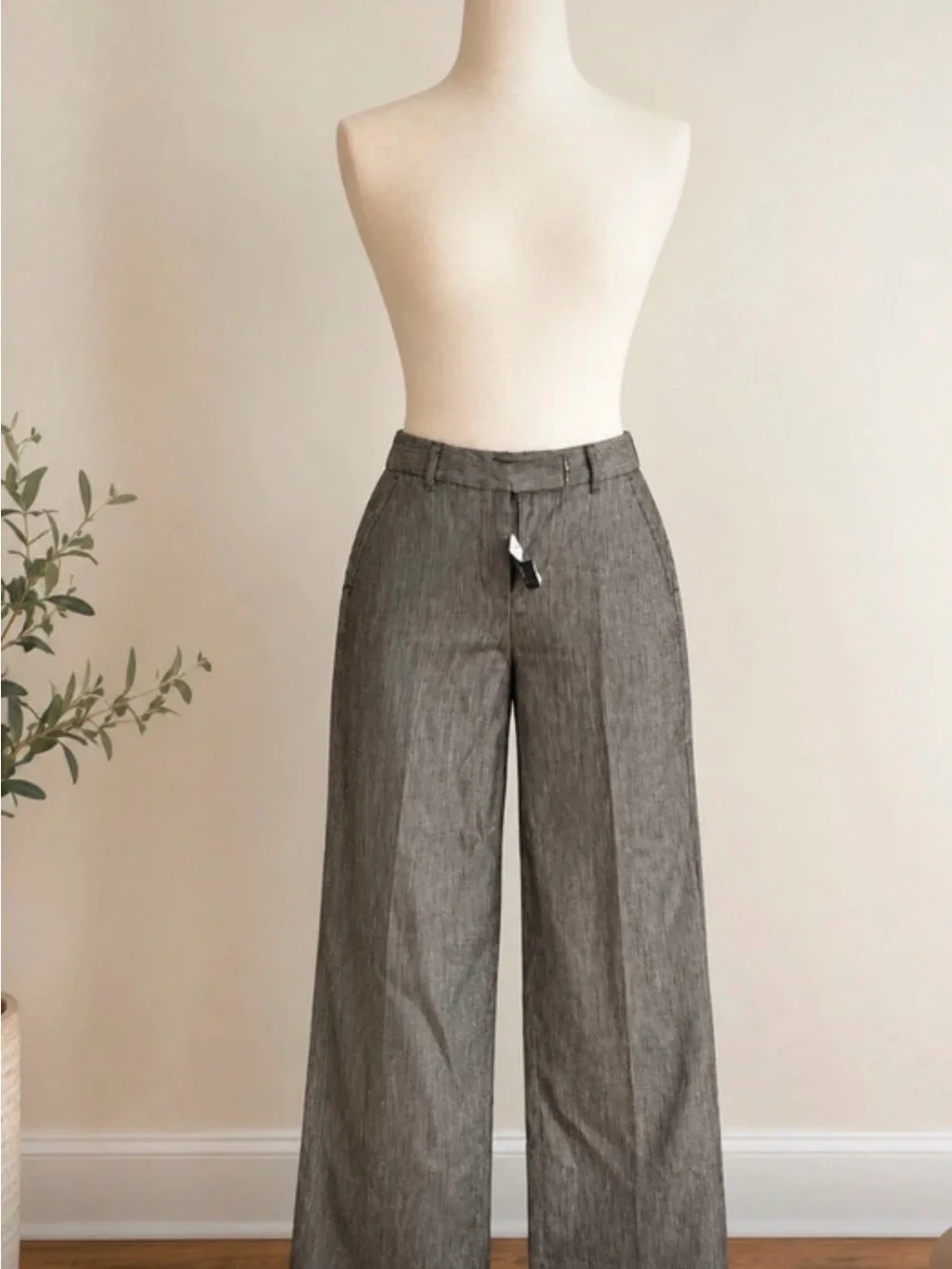 White House Black Market Men's Wide-Leg Dress Pants in Charcoal
